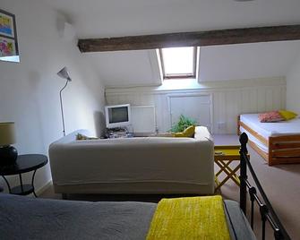 Totters Hostel - 卡纳芬 - 客厅
