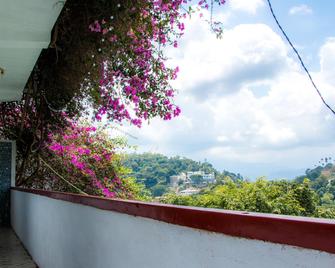 布林克邦妮旅馆 - 康提 - 阳台