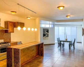 Lovely 3 Bedroom House w/Car Garage on the Beach - 提华纳 - 餐厅