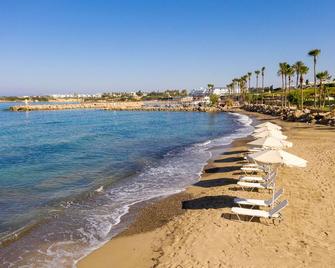 塞浦路斯珊瑚海滩酒店和度假胜地 - 帕福斯 - 海滩