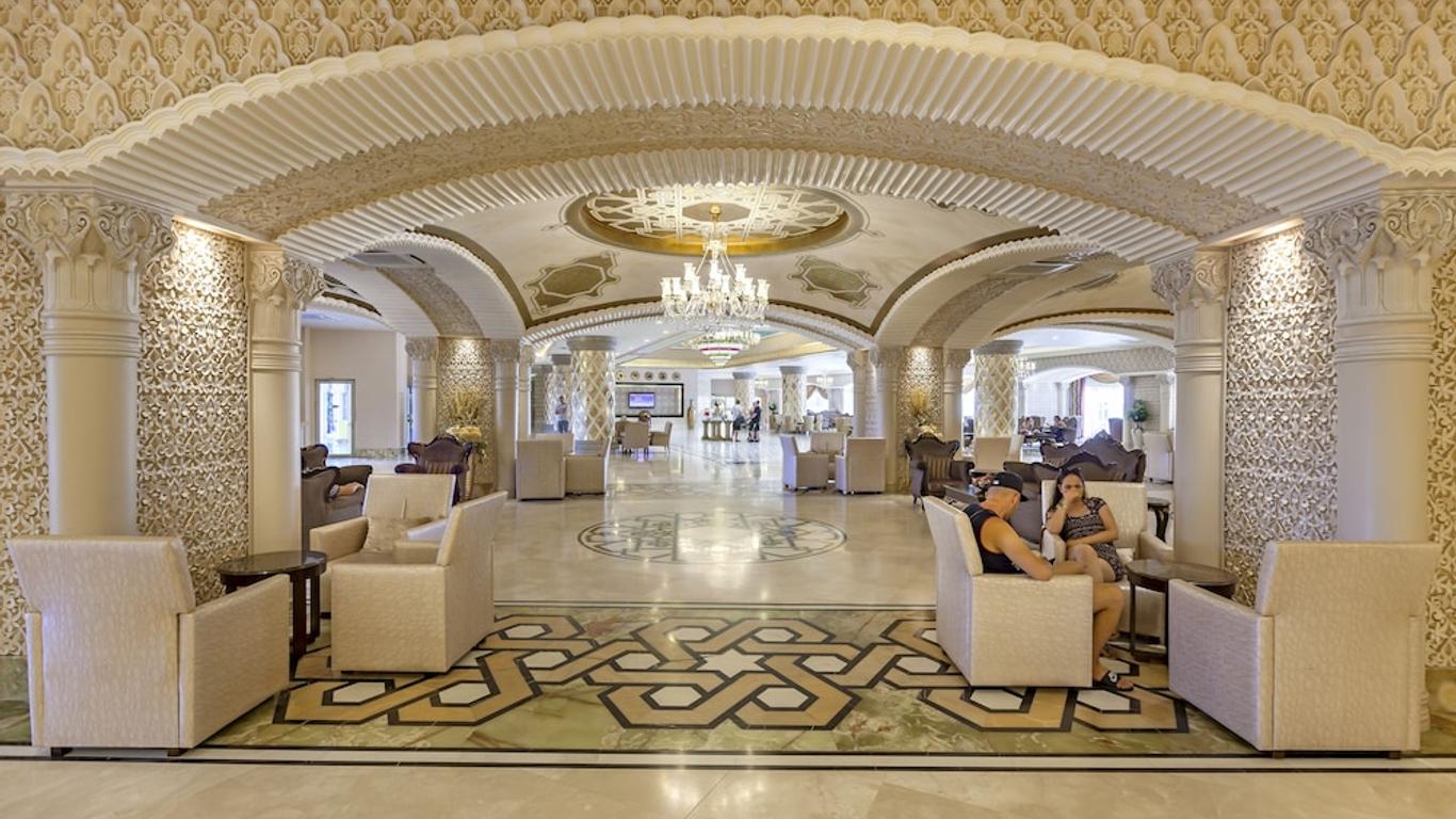皇家阿罕布拉宫酒店