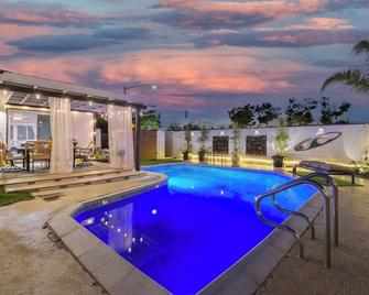Amazing San Diego Oasis -Heated Pool Spa Sauna - 圣地亚哥 - 游泳池