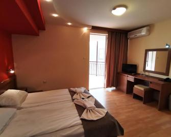 Paris Hotel - 巴尔奇克 - 睡房