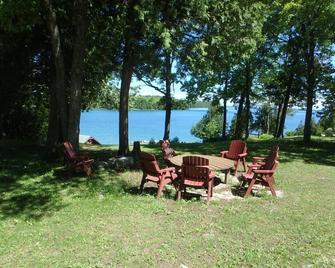 Casa Blanca Cottage 2 - Providence Bay - 露台