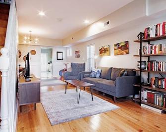 Family-friendly Home for travelers Near subway - 华盛顿 - 客厅