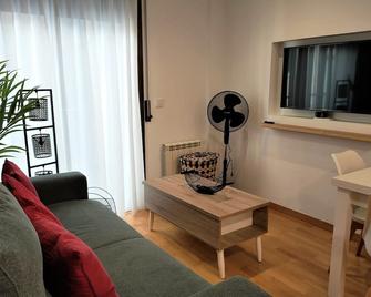 Apartament modern a Girona centre, parking gratis - 赫罗纳 - 客厅