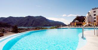 维拉萨萨酒店和温泉中心 - 卢加诺 - 游泳池