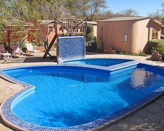 塔哈塔哈酒店 - 圣佩德罗-德阿塔卡马 - 游泳池