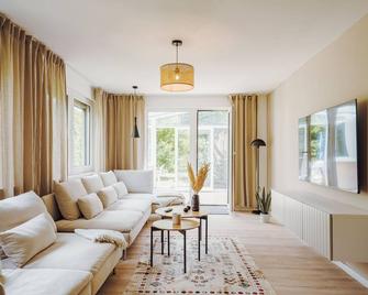 Stadthytte Ferienhaus - 罗斯托克 - 客厅