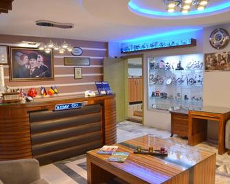 伊斯坦科酒店 - 库萨达斯 - 柜台