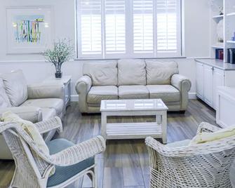 Two Bedroom Luxury Condo, Ormond Beach, Florida 1746520 - 奥蒙德海滩 - 客厅