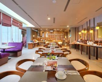 新邦利马 - 三宝珑奎斯特酒店 - 阿斯顿酒店 - 三宝垄 - 餐馆