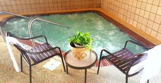花園城溫德姆阿美瑞辛飯店 - 加登城(堪萨斯州) - 游泳池