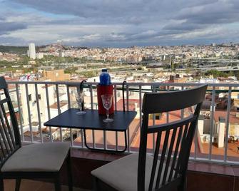 Super Views Finestrelles Attic Entire Apartment - 巴塞罗那 - 阳台