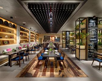 阿吉曼雷迪森布鲁酒店 - 阿治曼 - 餐馆
