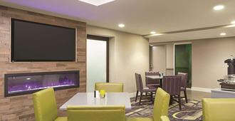 拉昆塔巴尔的摩华盛顿国际机场酒店 - 林夕昆高地 - 住宿设施