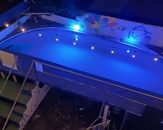 Hostal de Lujo en el Centro de la Ciudad Cerca de Centros Comerciales y Más!!! - 巴拿马城 - 游泳池