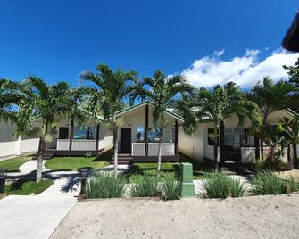 勒乌埃纳海滩度假酒店 - Faleapuna - 建筑