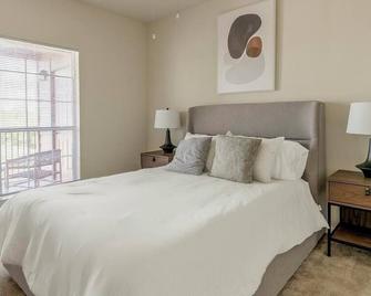 Landing at Settlers Ranch - 1 Bedroom in South Belt Ellington - 休斯顿 - 睡房