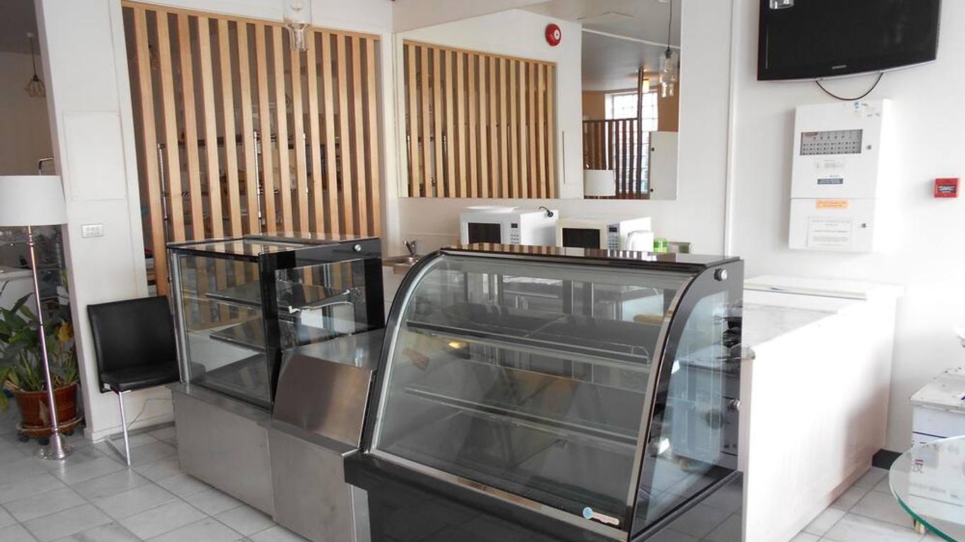 哈林顿102酒店