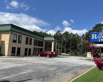 皇家套房酒店 - 琼斯伯勒 - 建筑