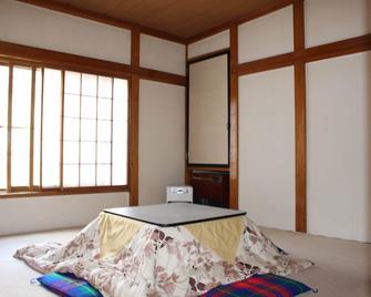 查理布朗小屋酒店 - 汤泽町 - 睡房