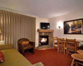 An Inviting Residential-Style Hotel Retreat In Avon, Colorado - 埃文 - 客厅