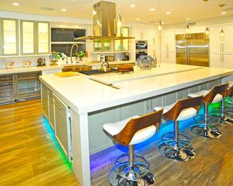 We Aim To Provide An Unforgettable Experience With Our 5star Waterfront Property - 迈阿密 - 厨房