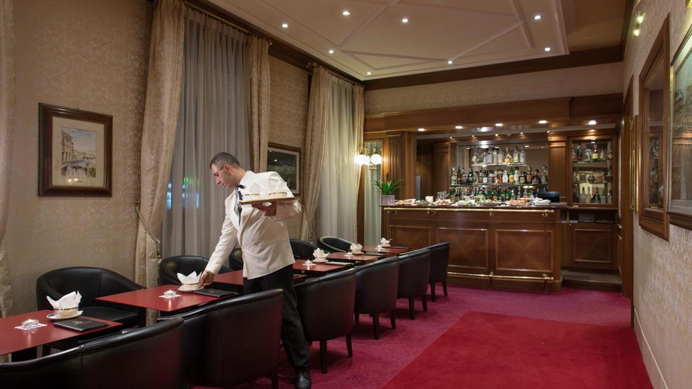 米兰伯纳酒店