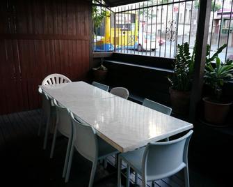 Acacia Inner City Inn - 布里斯班 - 餐厅