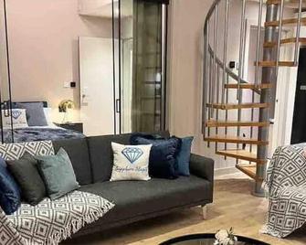 M1 City Centre 3 Bed 3 Bath Luxe Penthouse - 曼彻斯特 - 客厅