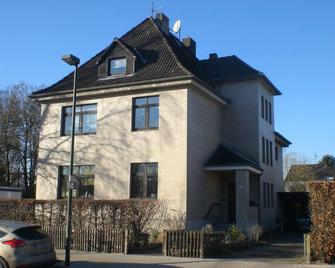 2 Room Fair-Holiday-Assambler Flat In Dusseldorf, Close To Trade Fair And Airport - 杜塞尔多夫 - 建筑