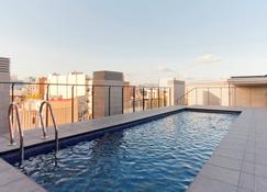 巴塞罗那共和公寓酒店 - 巴塞罗那 - 游泳池