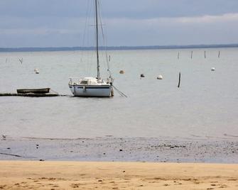 Arcachon Pointe de l'aiguillon, Studio in small beachfront building4th floor - 拉泰斯特德比克 - 海滩