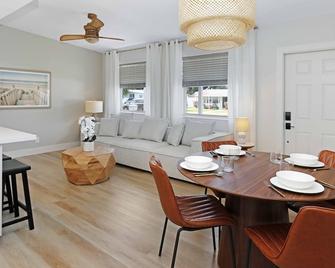 Totally Renovated Near Beach - 帕诺滩 - 餐厅