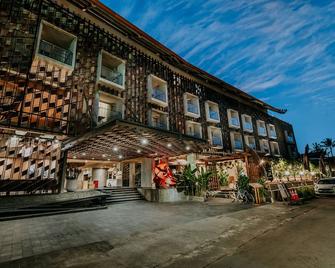 巴厘岛沙努尔艺术酒店 - 登巴萨 - 建筑