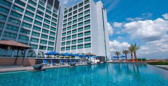 朱兰达马沙拉皇家酒店 - 吉隆坡 - 游泳池