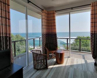 Ara海滩度假村 - 马里萨 - 阳台