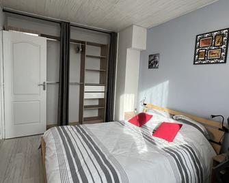 Quiet 4-room apartment with view - 图卢兹 - 睡房