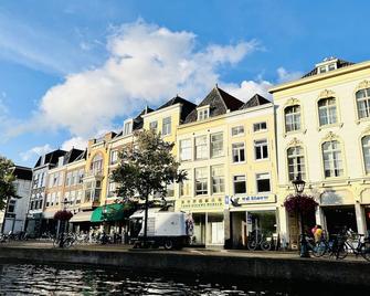 Leiden City Centre Canal View or Terrace View Apartments - 莱顿 - 建筑