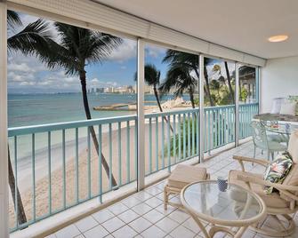 Direct Ocean Beachfront!! One bedroom one bath one parking!! - 檀香山 - 阳台
