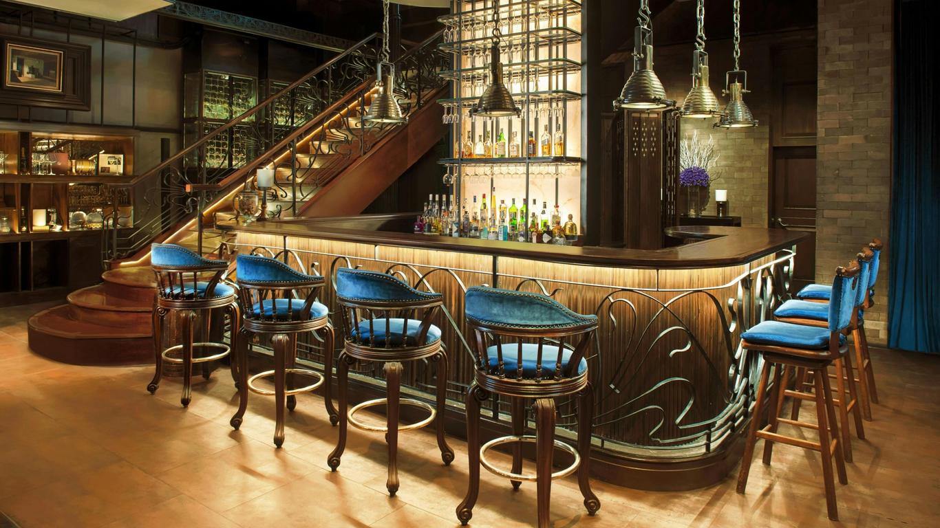 曼谷缪斯廊双酒店