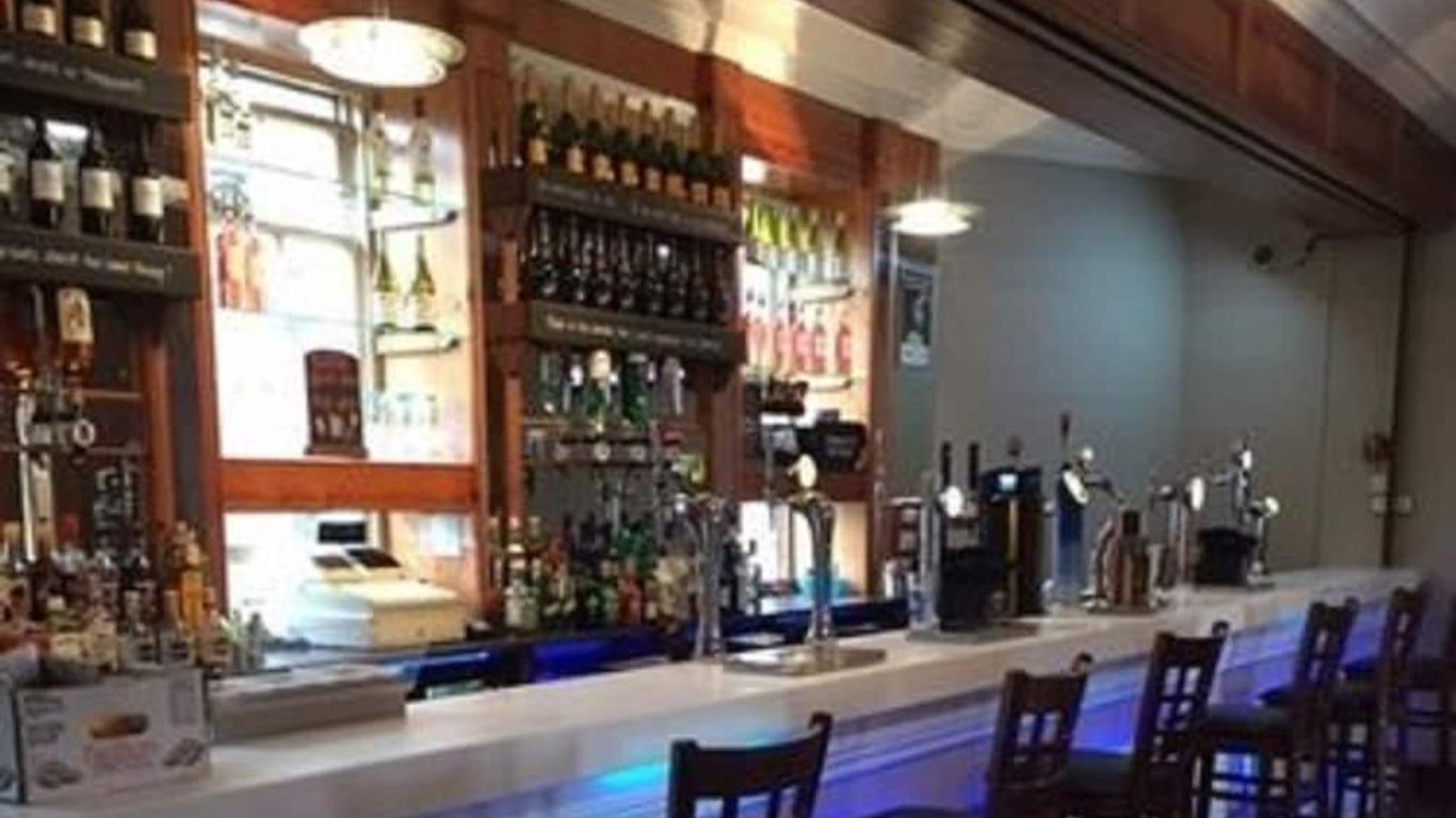 巴斯阅兵公园酒店