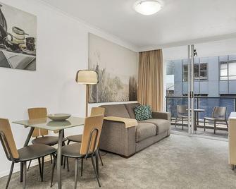 Contemporary Apartment - 悉尼 - 客厅
