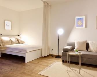 Modernes Apartment, Stadtnah, Stellplatz, nähe Mosel - 科布伦茨 - 睡房