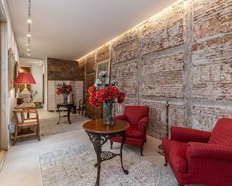 Queens House Chueca VII - 马德里 - 客厅