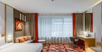 弗洛拉迪拜机场旅馆酒店 - 迪拜 - 睡房