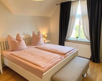 Gröpernblick - Zentrumsnahe FeWo I 2 Schlafzimmer I 100 qm I Parkplätze in der Umgebung - 奎德林堡 - 睡房