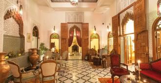 卡巴莱歌舞表演摩洛哥传统庭院旅馆 - 拉巴特 - 大厅
