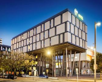 宜必思巴塞罗那马塔罗酒店 - 马塔罗 - 建筑